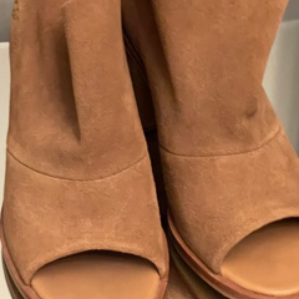 Ugg opened toed suede shoes